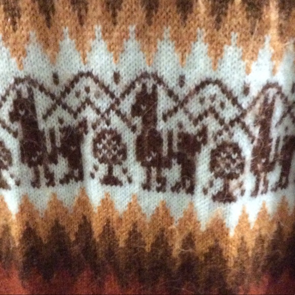 Handmade Alpaca hoodie sweater - Picture 5 of 8